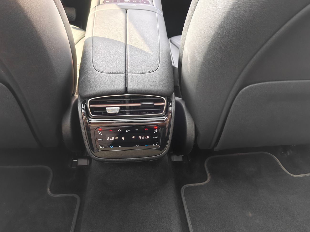 مرسيدس بنز EQE 500 4matic