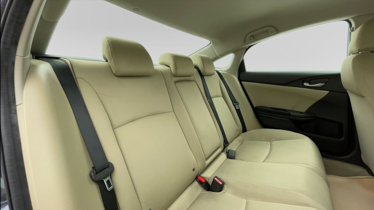 هوندا سيفيك DX 1.6 | بدون دفعة مقدمة | اختبار القيادة في المنزل