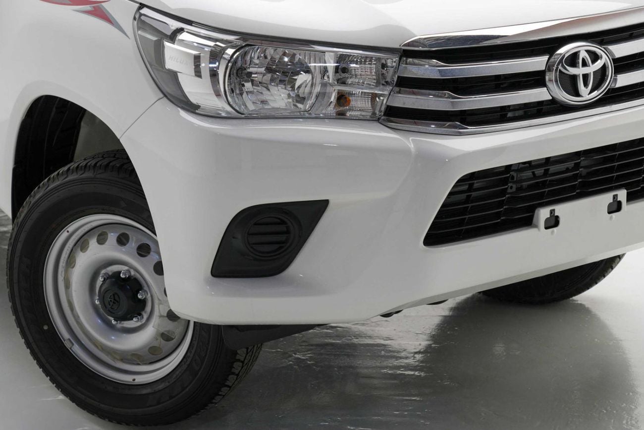 Toyota Hilux GL 2.7L 4X4 S/C STD(i) M/T PETROL