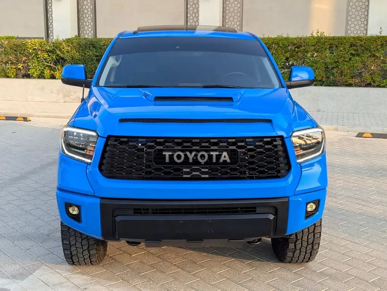 Toyota Tundra TRD PRO Crewmax AMERICAN SPECIFICATION INTERIOR AND EXTERIOR EXCELLENT CONDITION