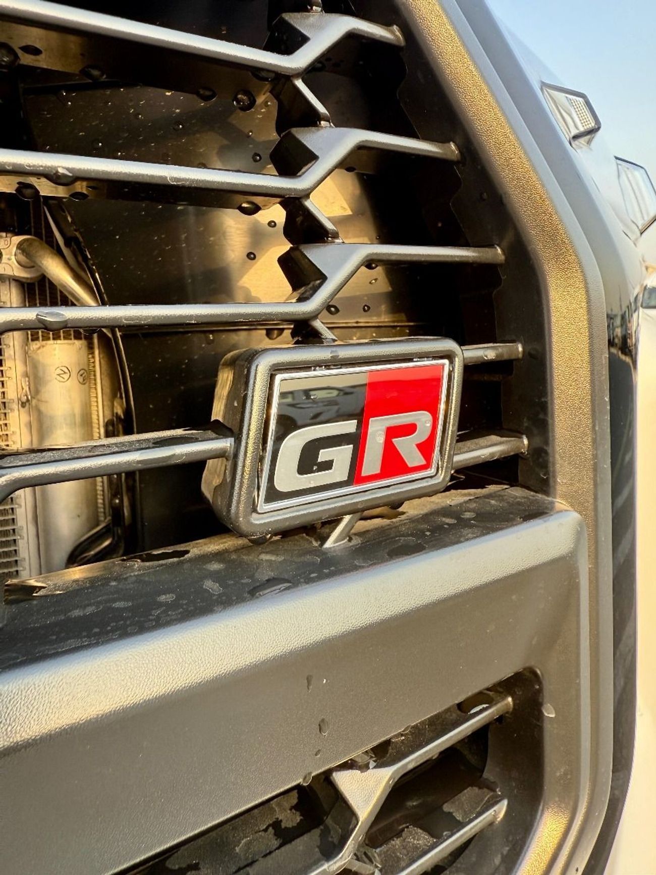تويوتا هيلوكس GR Sport 4.0L 4x4