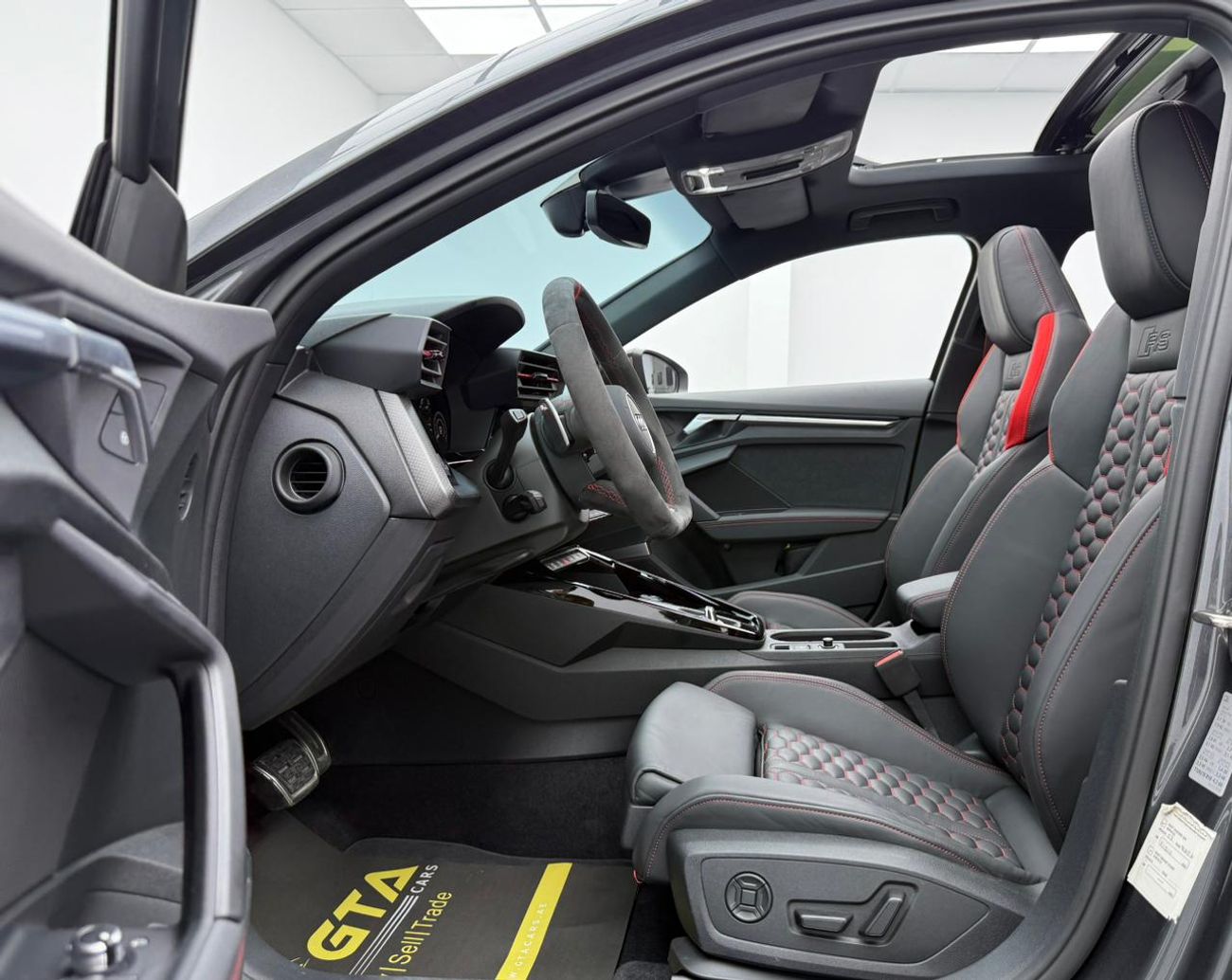 Audi RS3 TFSI quattro 2.5L Sedan 2024 Audi RS3, 2027 Audi Warranty, 2029 Audi Service Pack, Very Low Km, Full