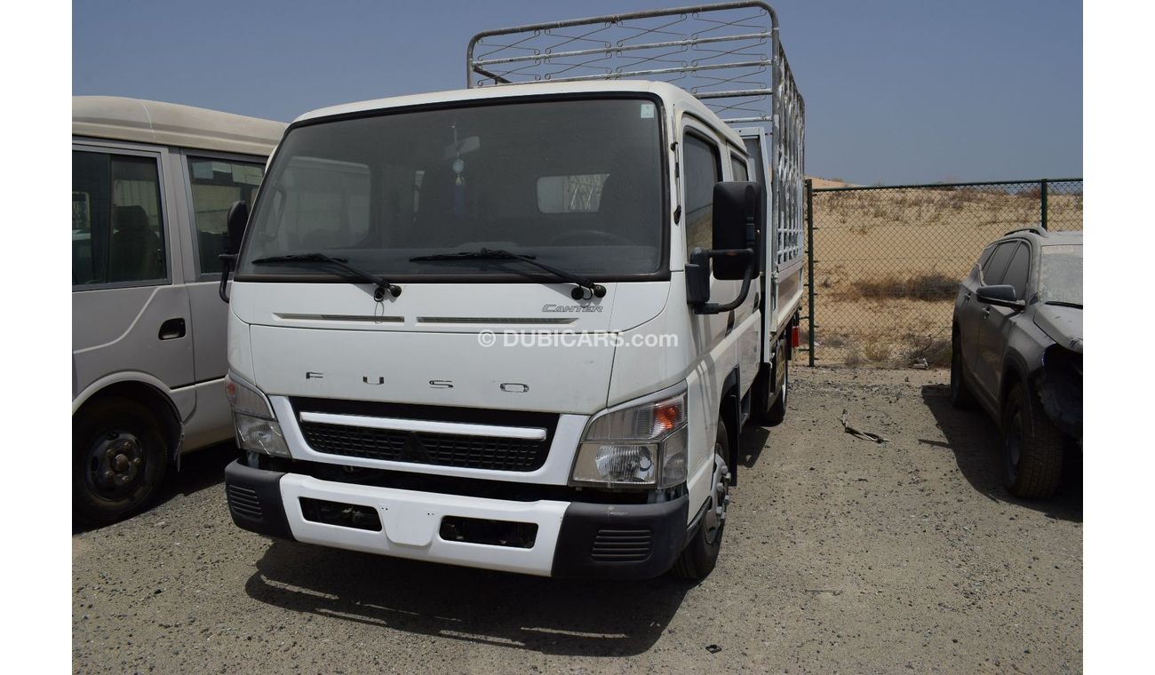 Mitsubishi Fuso Canter Mitsubishi Canter D/C pick up, model:2017. Only done 65000 km