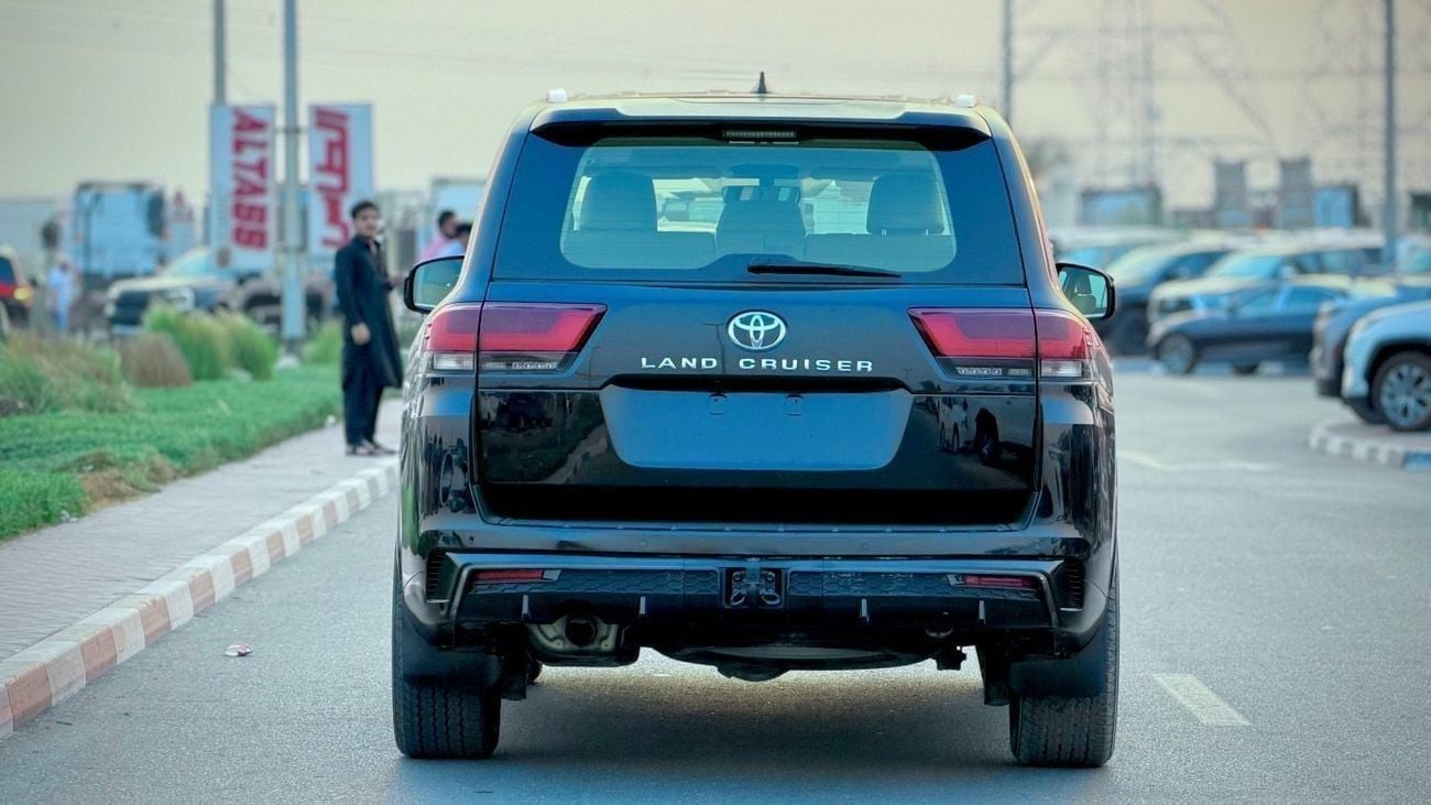 تويوتا لاند كروزر 2022 model GXR Full Option Top Of The Range