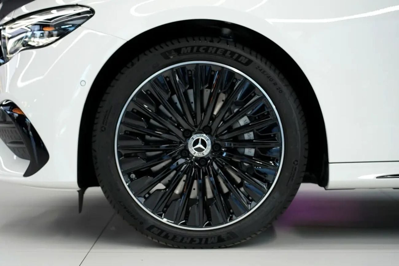 Mercedes Benz E300 E 300 | GCC 0km | Agency Warranty | AMG Package
