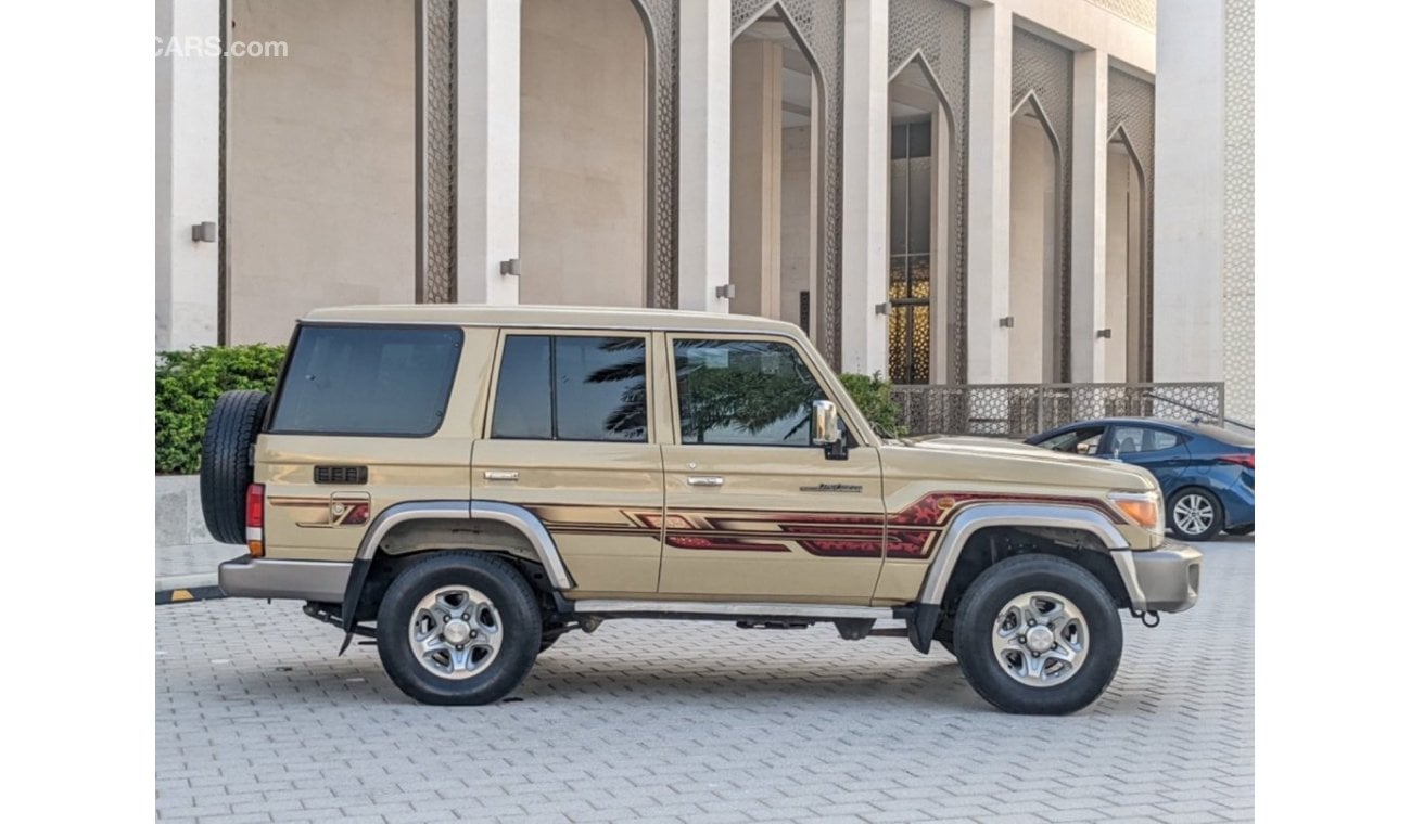 Toyota Land Cruiser Hard Top