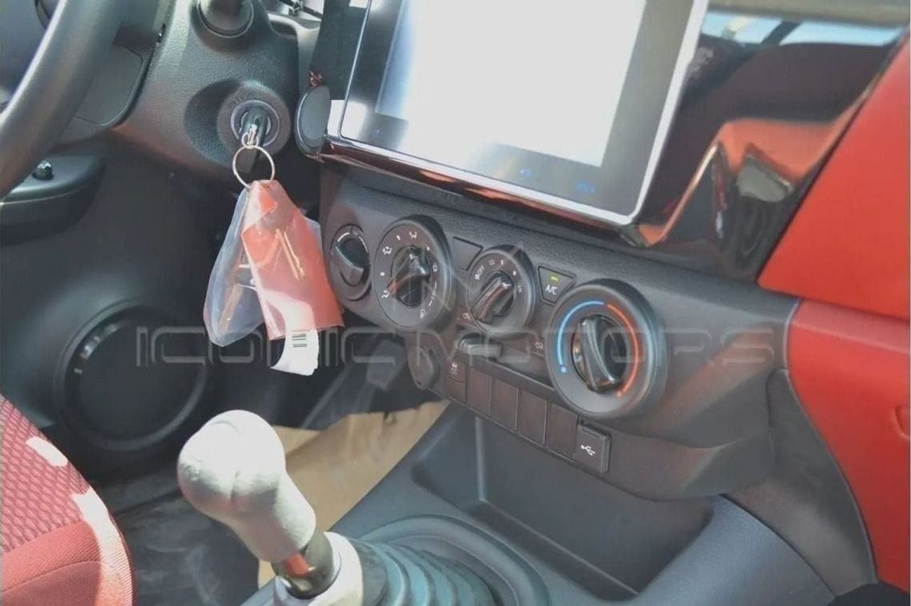 Toyota Hilux 2.7L PETROL MANUAL 4X4