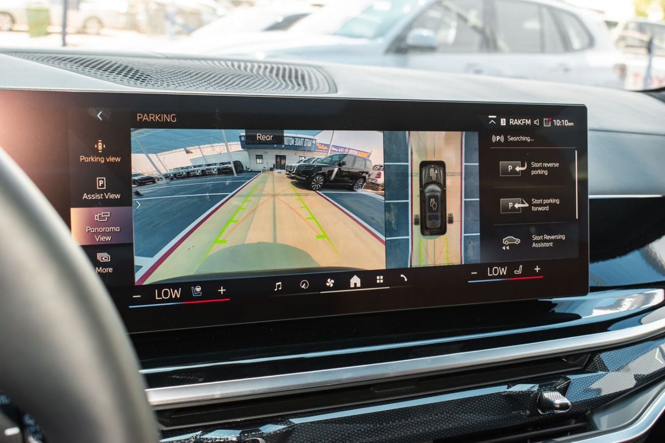 بي أم دبليو X7 The 2026 BMW X7 M40i xDrive is a full-size luxury performance SUV that blends V8 power, advanced tec
