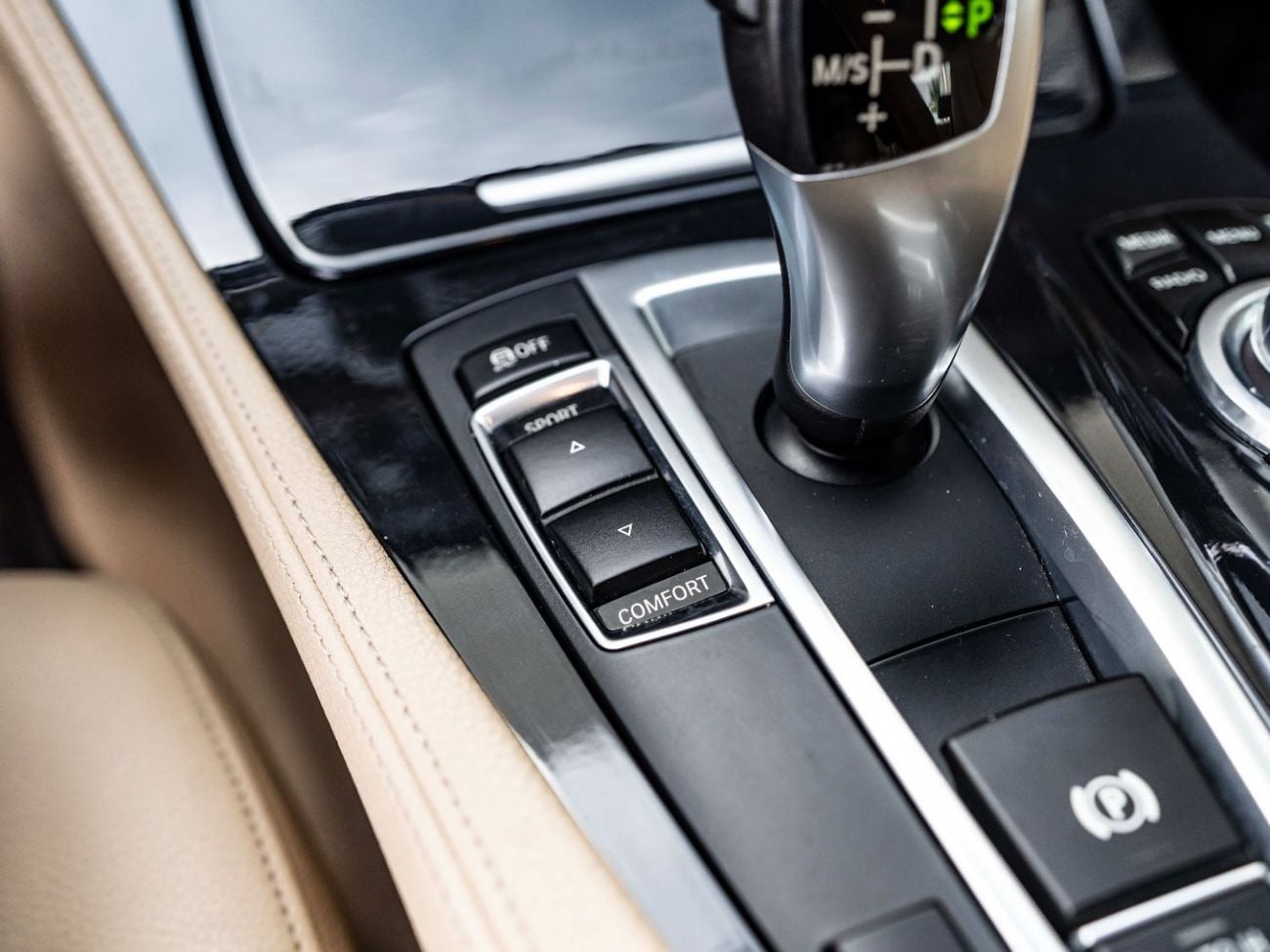 بي أم دبليو 520i Exclusive 1.6L