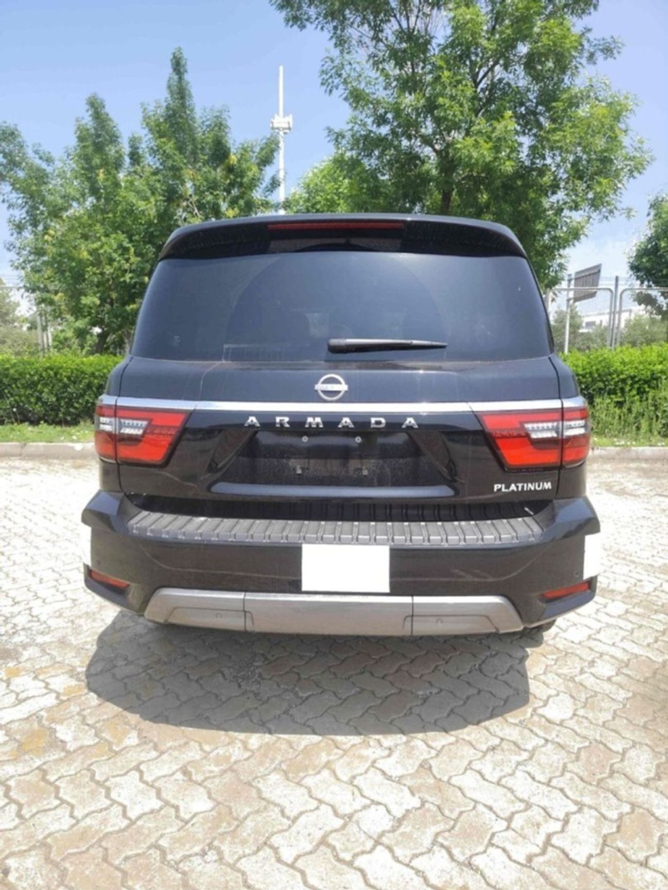 Nissan Armada NISSAN ARMADA PLATINUM V8 5.6L (400HP)