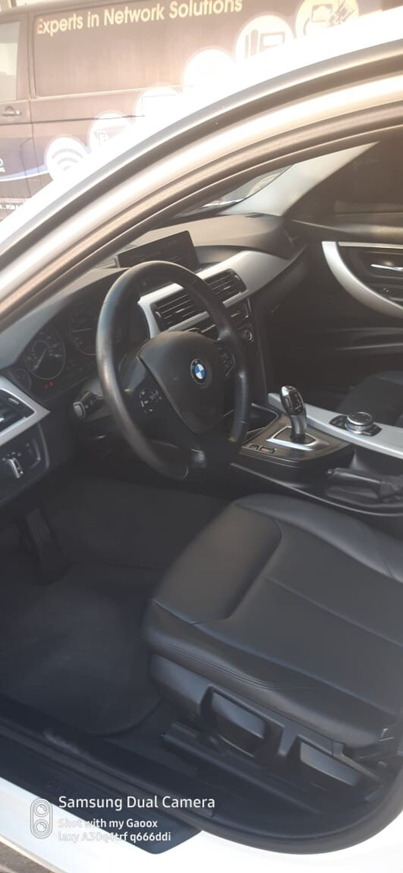BMW 320i Exclusive 2.0L
