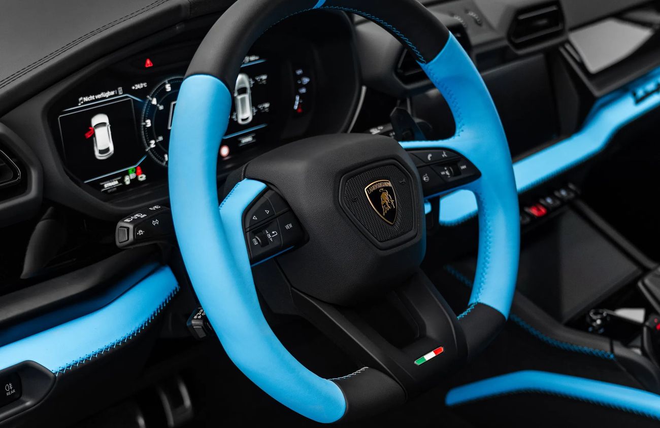 لامبورغيني اوروس 4.0L V-8 Twin-Turbocharged Engine + eMotor