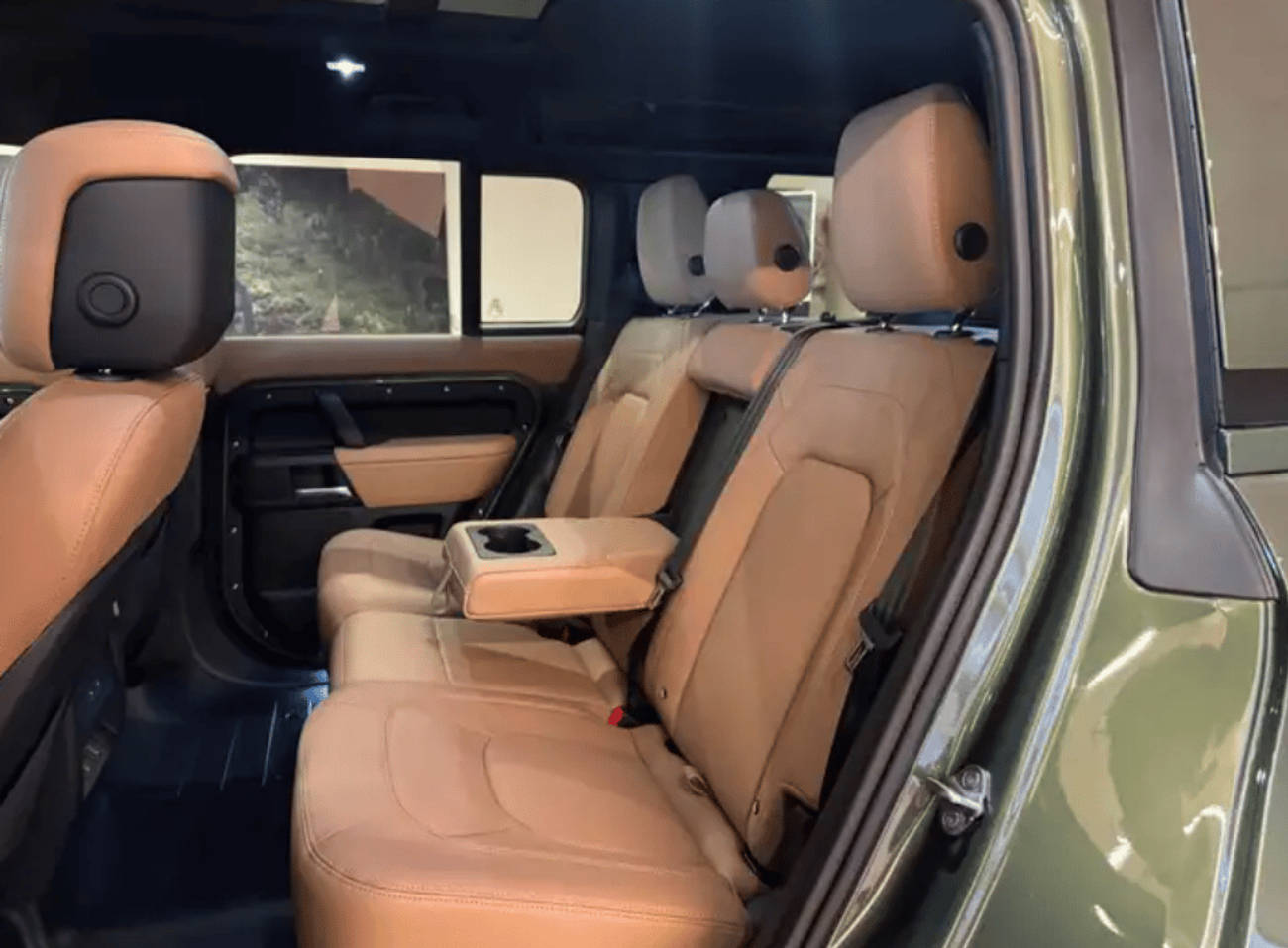 Land Rover Defender P400 Dynamic SE