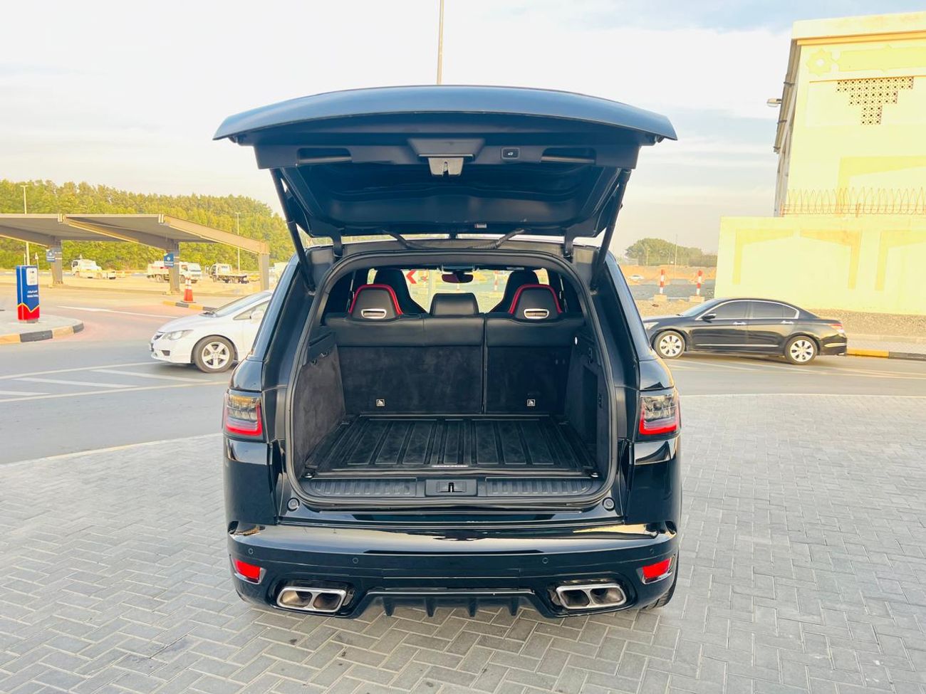 Land Rover Range Rover Sport SVR Carbon Edition 5.0L