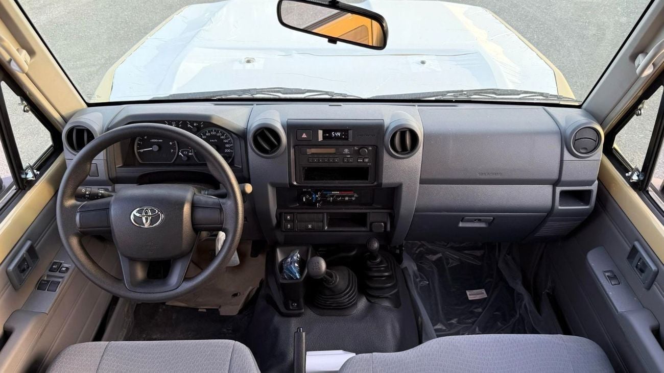 Toyota Land Cruiser 70 LC 78 4.0 V6 PETROL MANUAL