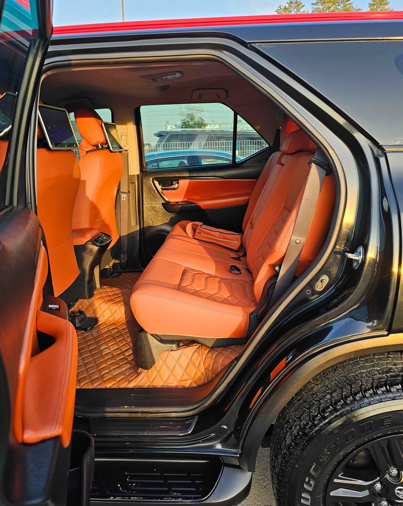 Toyota Fortuner EXR V4 / BLACK  EDITION / FULL OPT / WHITE  ROOF /LOT#8540