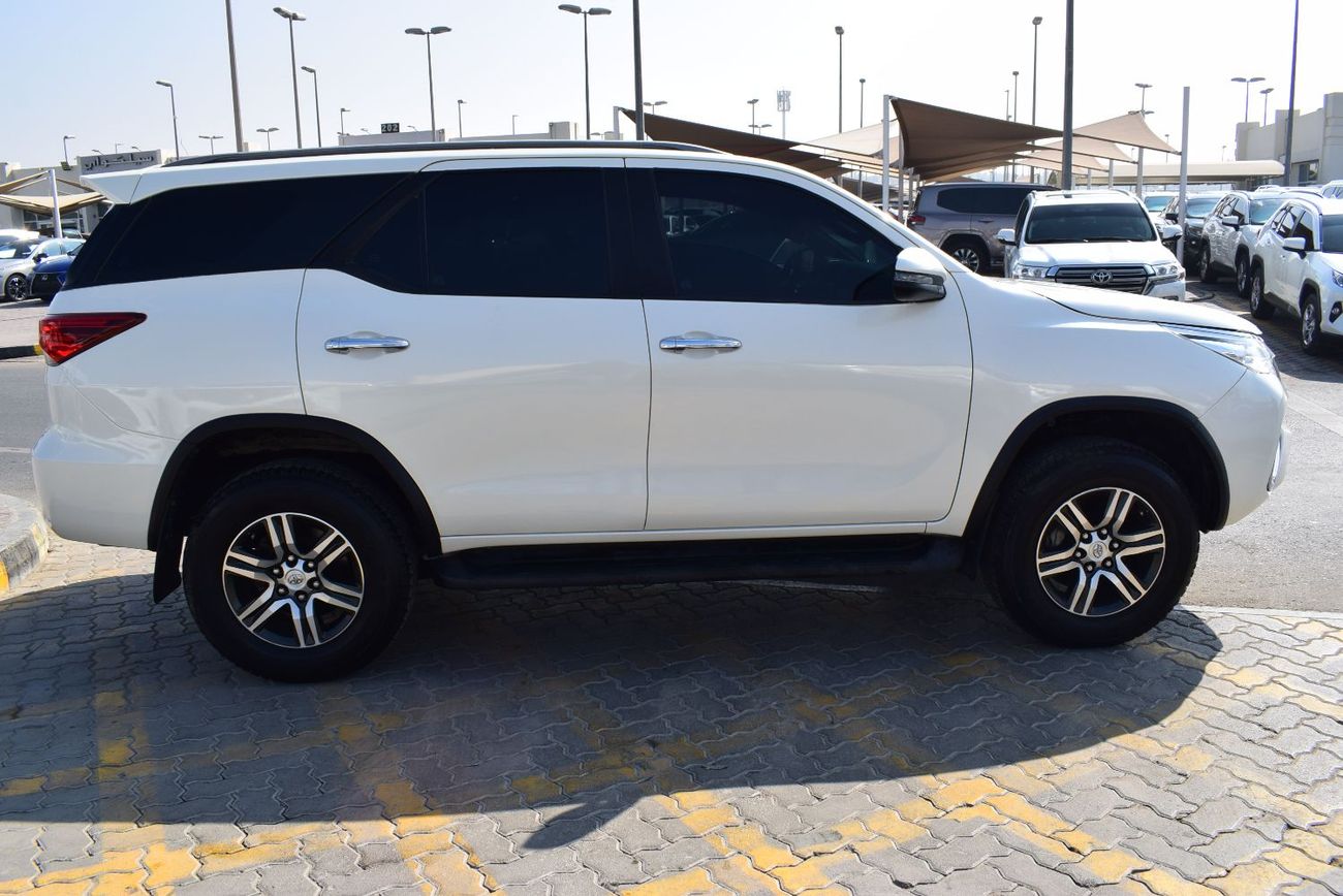 Toyota Fortuner Toyota Fortuner EXR 2.7L (160 HP), model:2019. Excellent condition