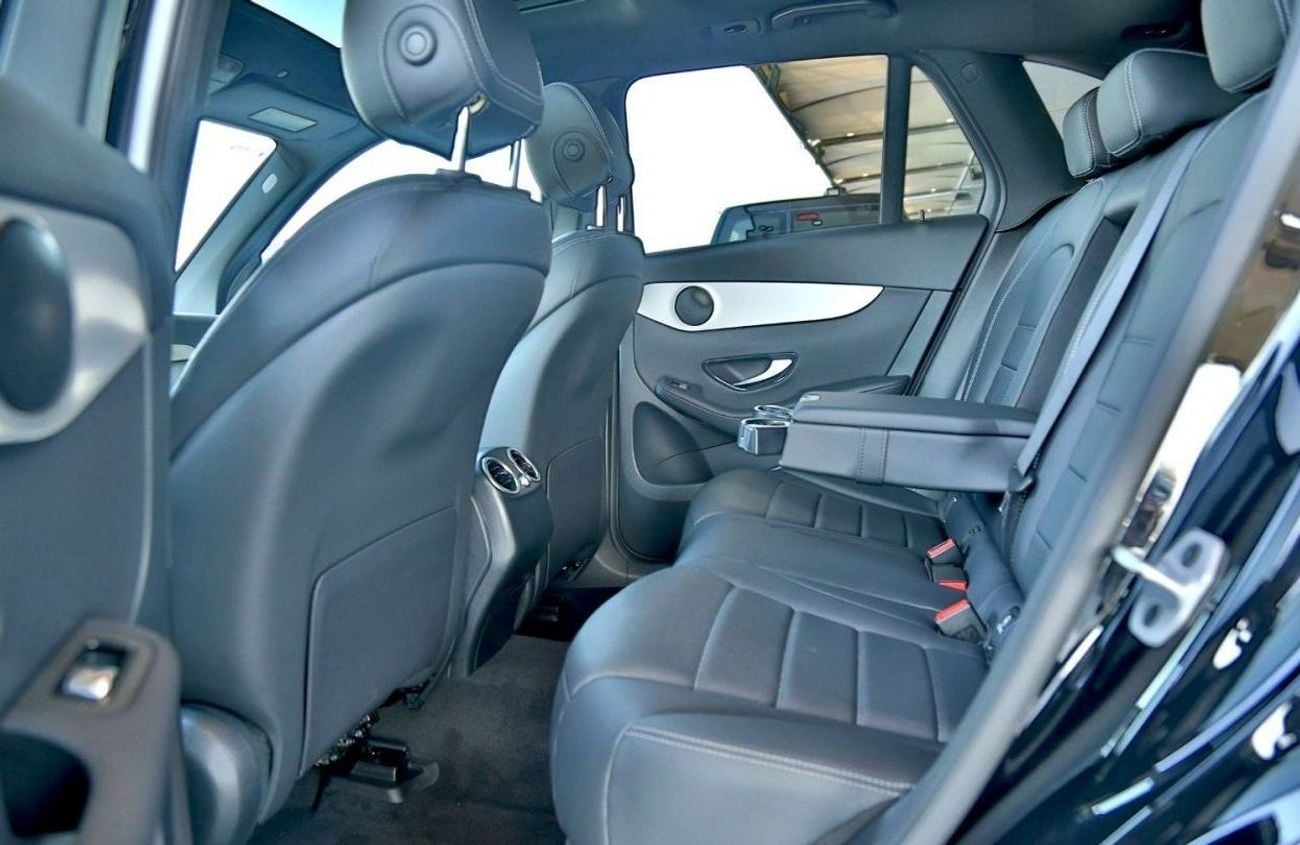 مرسيدس بنز GLC 300 AMG 2022 Luxury Compact SUVs Impressive Overall Performance