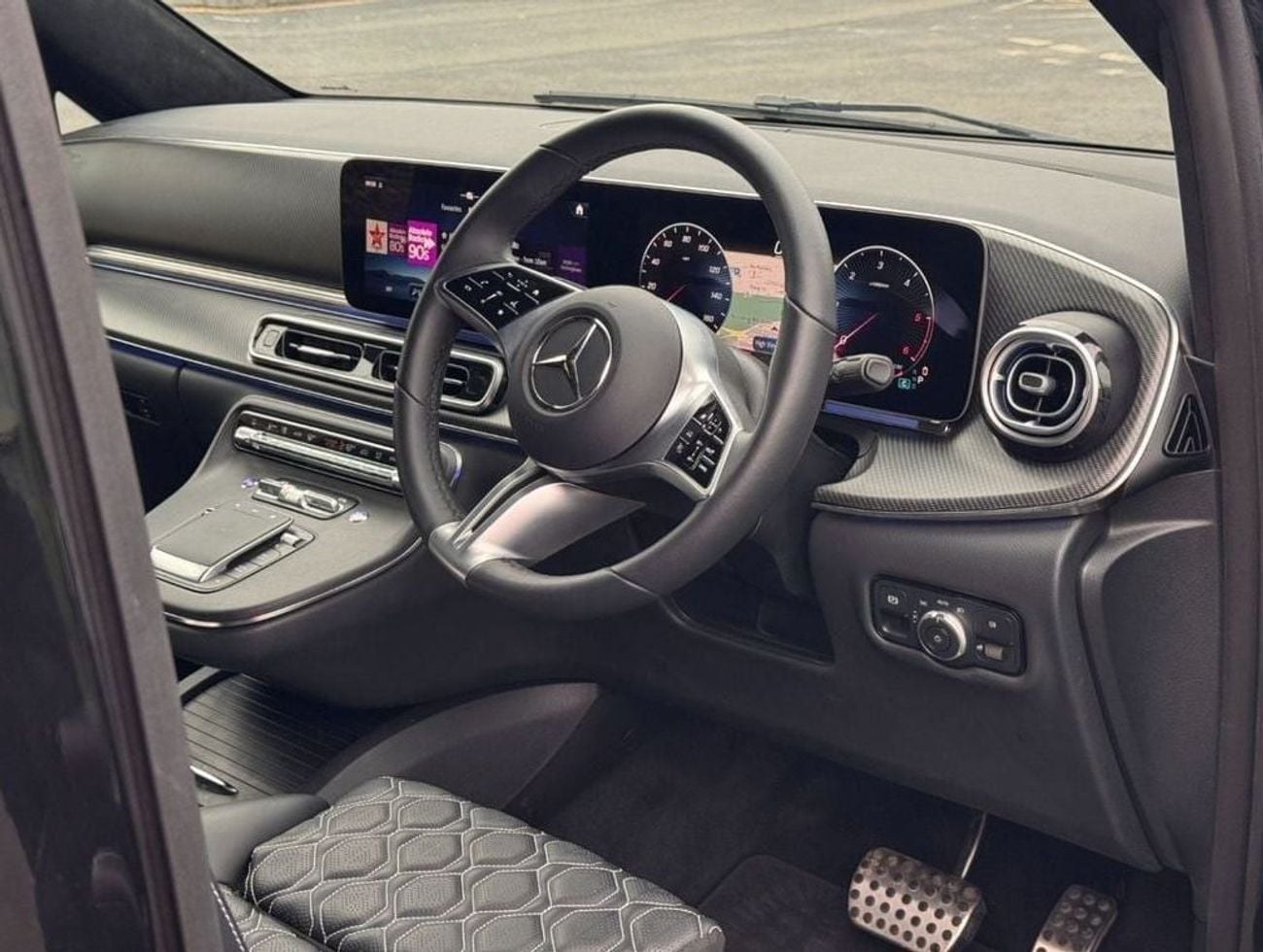 Mercedes Benz V300 AVANTGARDE VIP Conversion Brand New 2025 Model in RHD or LHD