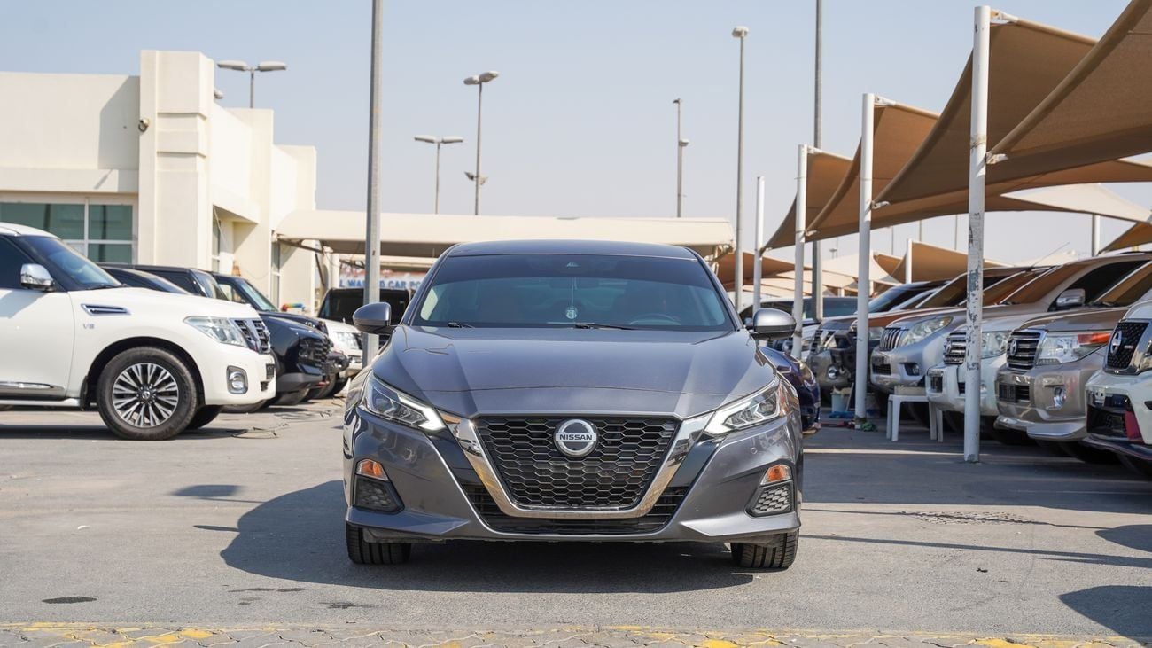 نيسان ألتيما