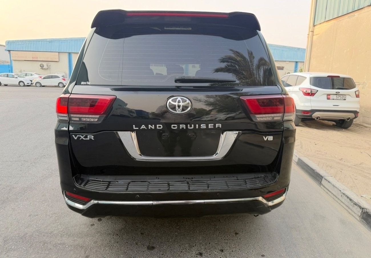 تويوتا لاند كروزر VXR