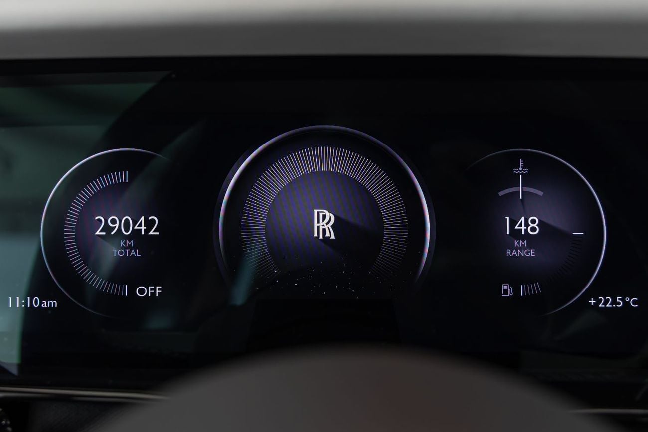 Rolls-Royce Cullinan ROLLS-ROYCE CULLINAN | SILVER BADGE | FULL OPTIONS | BESPOKE SOUND SYSTEM | GCC SPECS | 2025