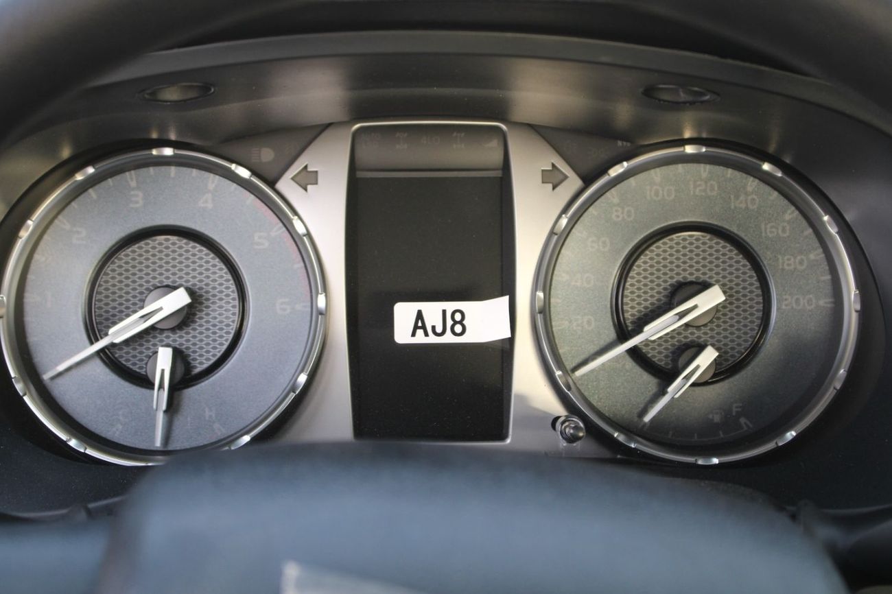 Toyota Hilux TOYOTA HILUX 2.4L DIESEL 4 X 4 DOUBLE CABIN ACTIVE MANUAL