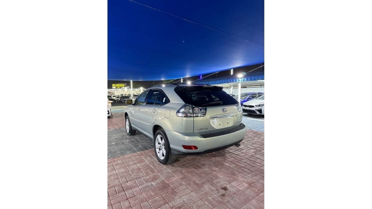 لكزس RX 330 2005 لكزس RX 330 مع الحد الأدنى من الأضرار، السيارة في حالة جيدة.