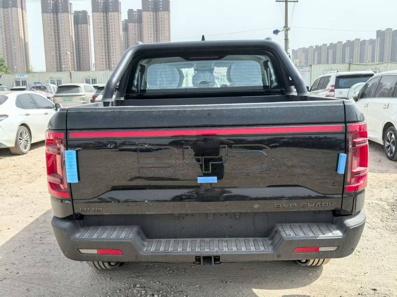 بي واي دي شارك 6 4WD Both left-hand drive and right-hand drive are available