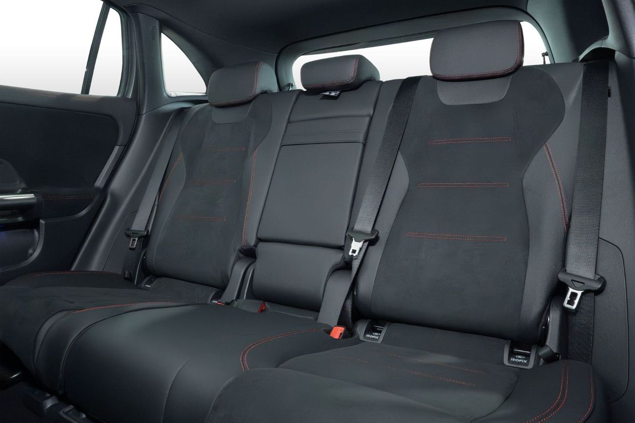 مرسيدس بنز GLA 200 RAMADAN OFFER | 0% Downpayment | EMC Mercedes-Benz Warranty | AED 2,874 P/M