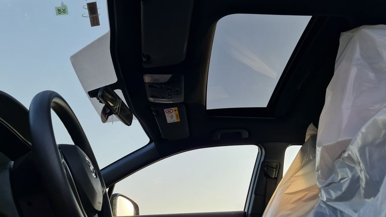 Toyota Corolla Cross 1.8L HYBRID Pet-A/T - SUNROOF - 24YM (EXPORT OFFER)