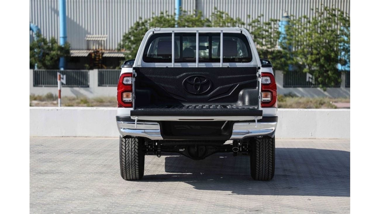 تويوتا هيلوكس 2024 تويوتا هايلكس 4x4 DC 2.7 HI - أبيض بلاتيني لؤلؤي من الداخل أسود | تصدير فقط