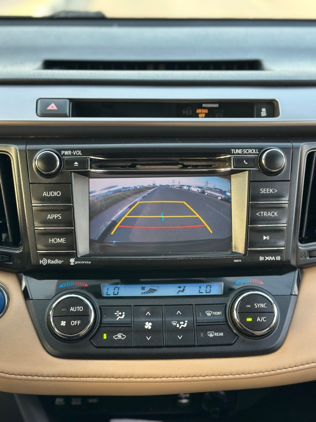 Toyota RAV4 Hybrid XLE Sunroof, push start full option