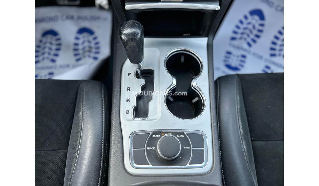 Jeep Grand Cherokee SRT8 Jeep grand cherokee 2013 SRT V8 GCC // orginal paint // Accident Free // Perfect condition