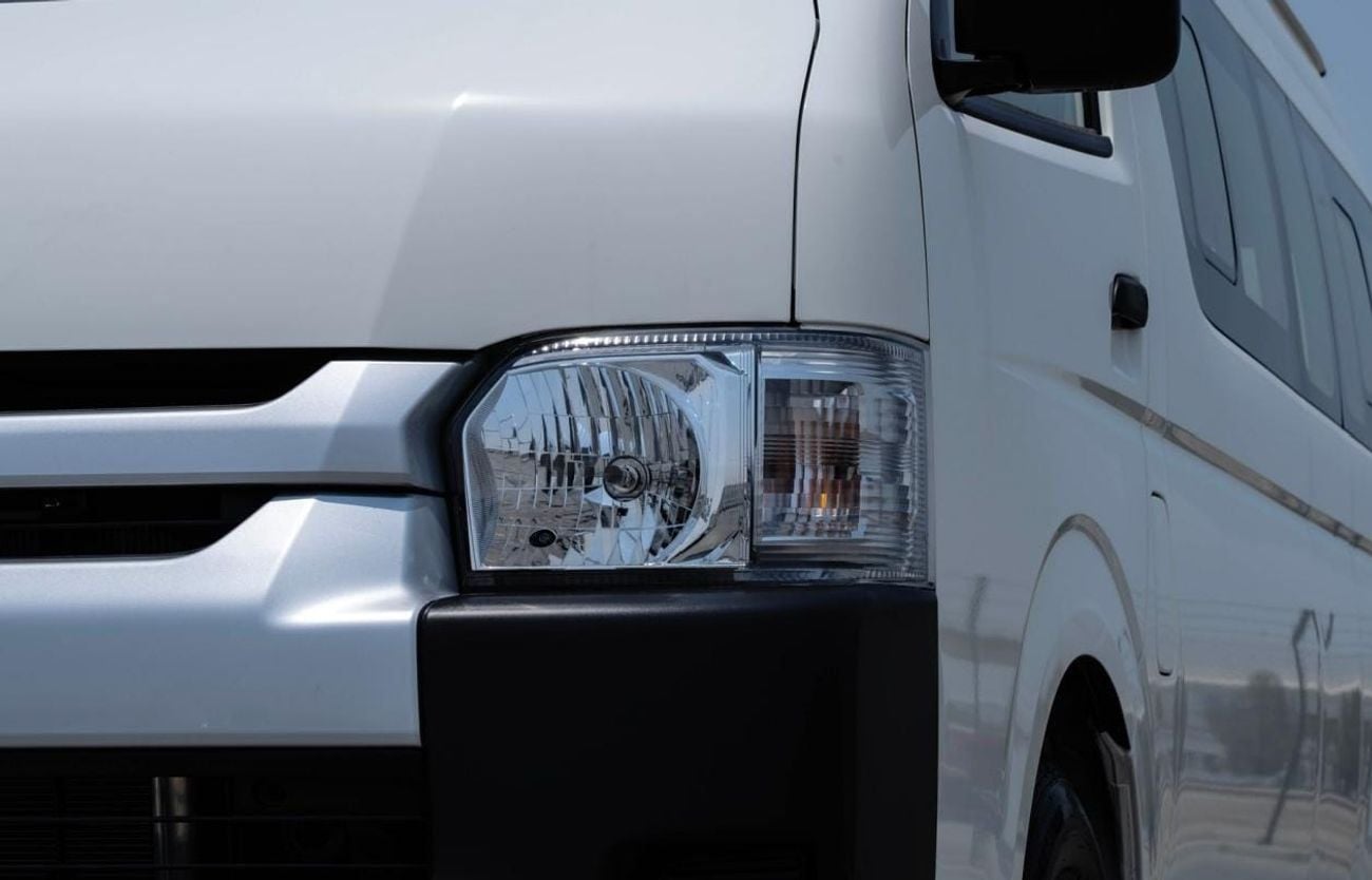 تويوتا هاياس DLS HIGH ROOF HIACE  -High Roof  3.0L M/T