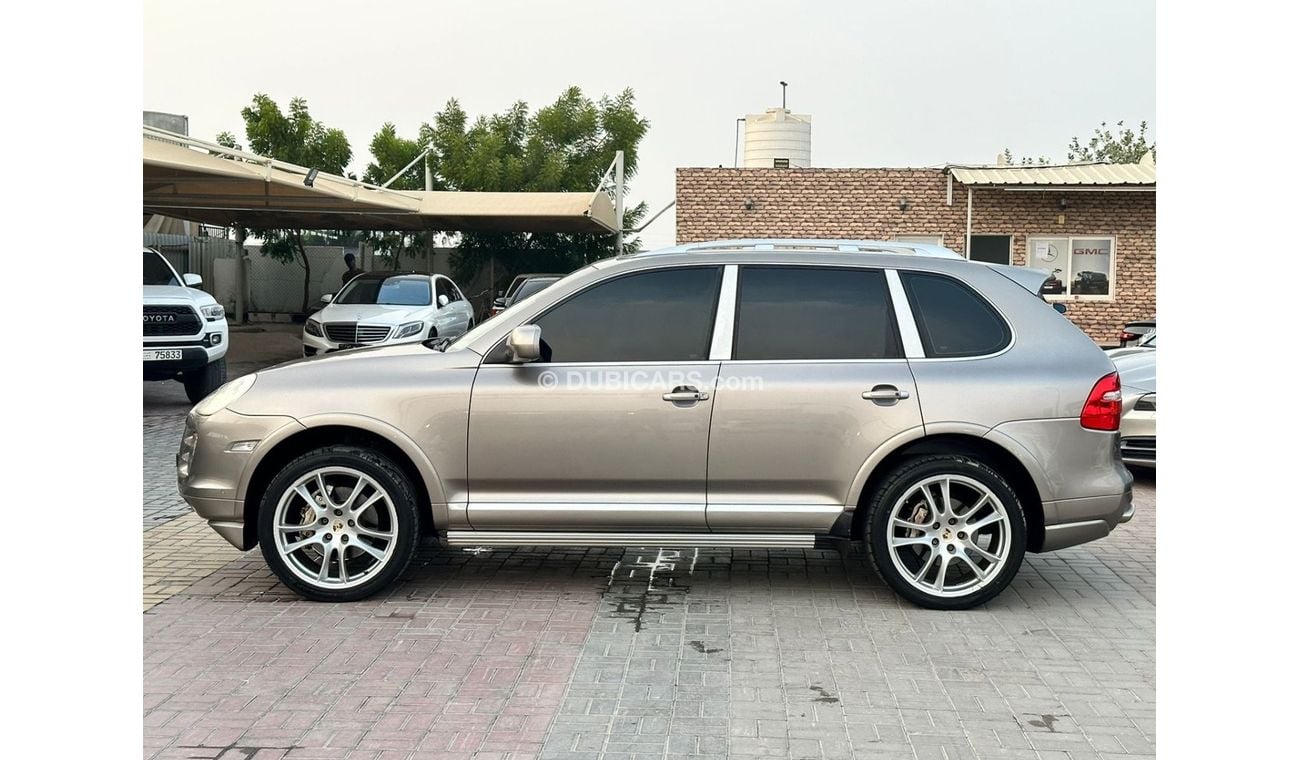 Porsche Cayenne Porsche Cayenne S 8 cylinder Model: 2009 Mileage : 160,000 K.M Price : 23,000 dirhams Gulf specifica