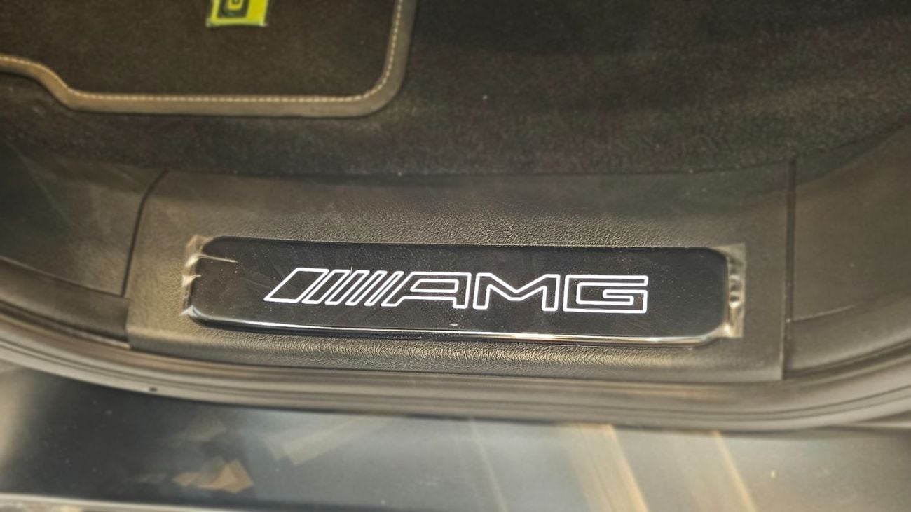 مرسيدس بنز G 63 AMG STD نسخة الجراند اسود مطفي داخلية كاربون فايبر