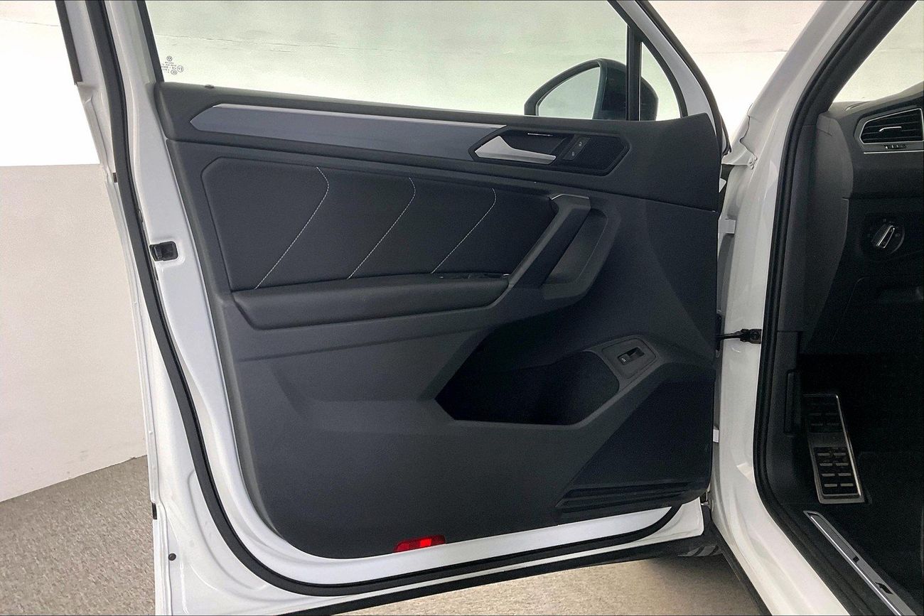 فولكس واجن تيجوان R-Line | شامل الضمان | 0 ﺪﻔﻋﺓ ﺃﻮﻟﻯ