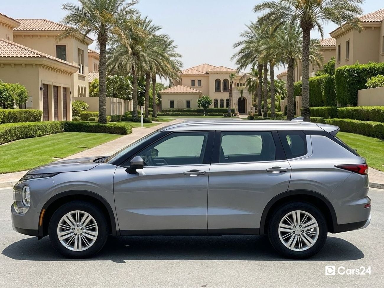 ميتسوبيشي آوتلاندر 2.5L 2023 | 0 DP | 1013/Month | 30 Day Return | Service History