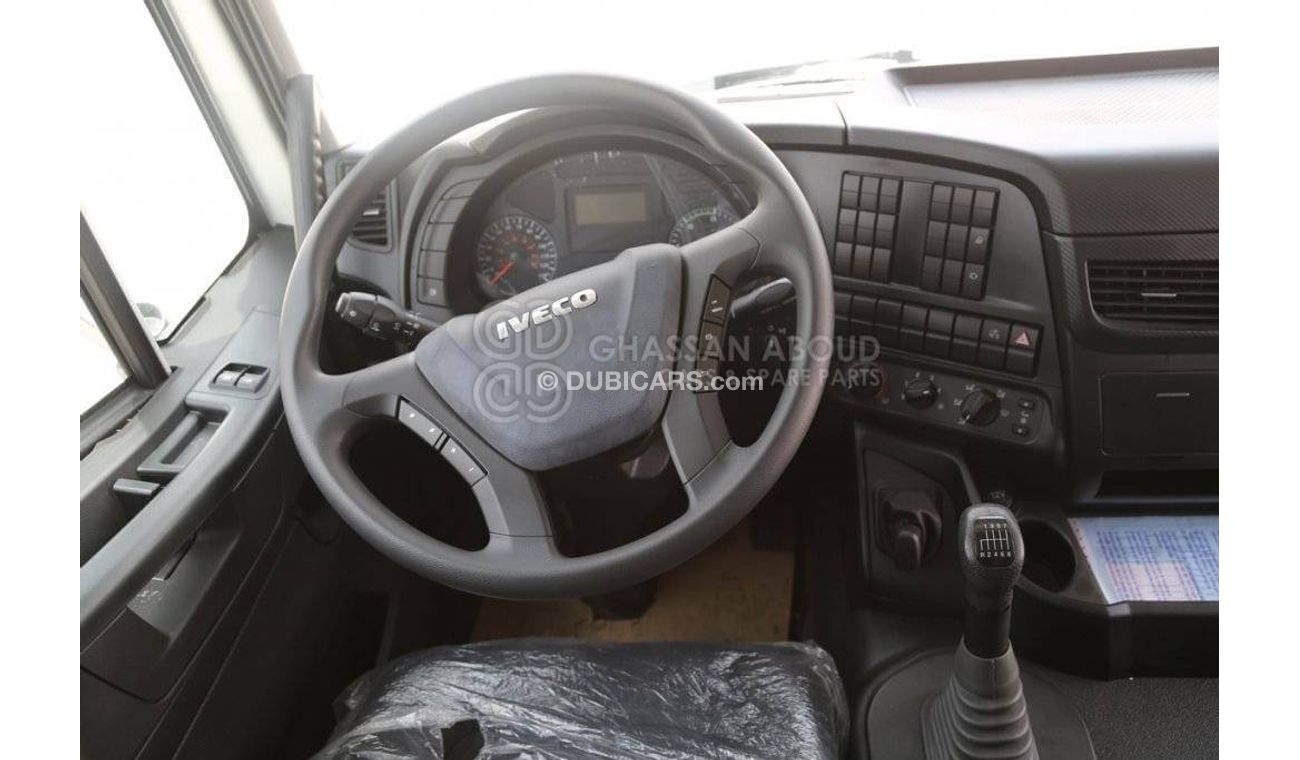 Iveco Trakker IVECO, GCW 130 Ton HP 440, Sleeper Cabin w/ Hub Reduction MY22 Tractor Head Tractor Head EXPORTONLY