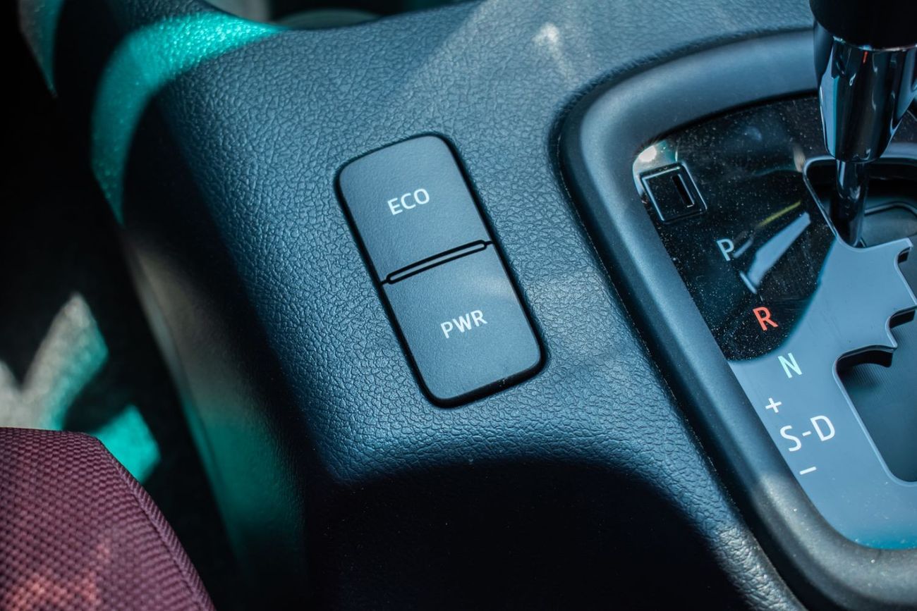 Toyota Hilux TOYOTA HILUX PETROL AUTO RWD TRANSMISSION 2024