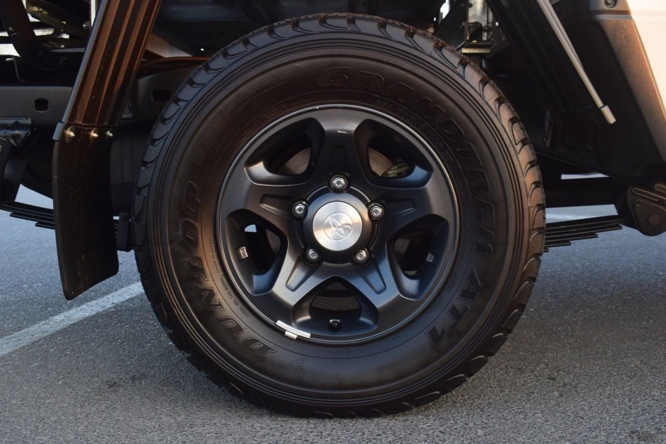 تويوتا لاند كروزر بيك آب Double Cabin 4.5L