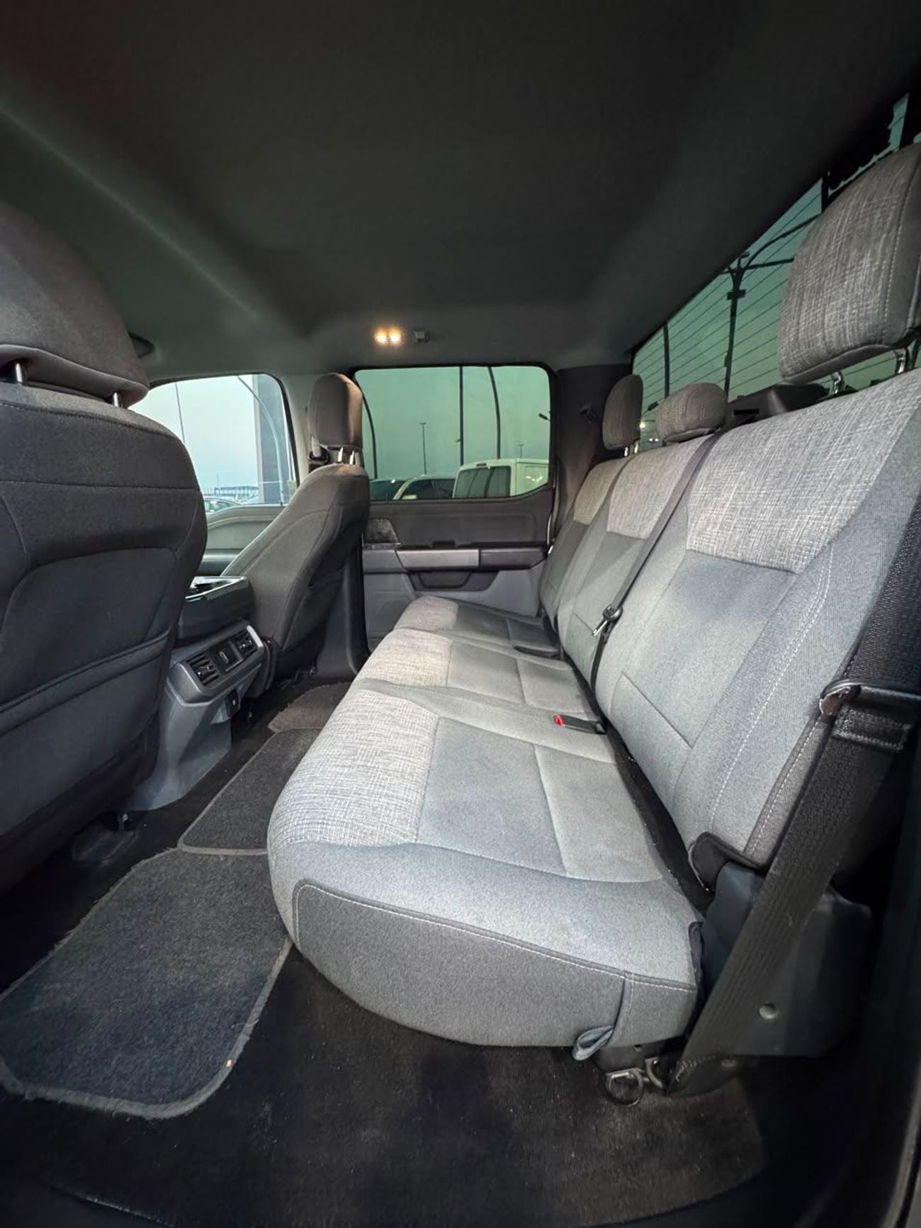 Ford F-150 XLT CREW CAB