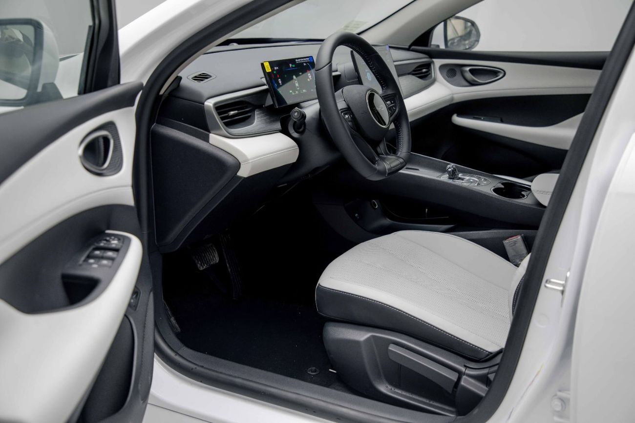 BYD Seal 05 DM-i ID Luxury 1.5L- White Inside Grey | Export Only