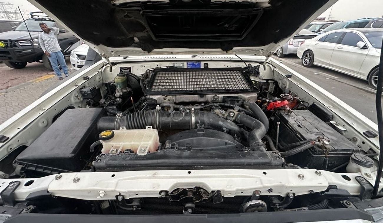 تويوتا لاند كروزر 70 RHD DIESEL V8 MANUAL