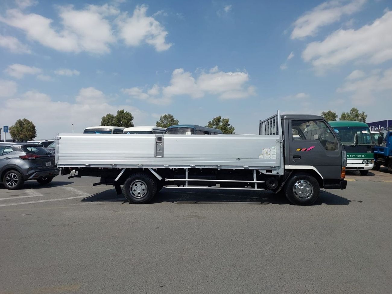 Mitsubishi Fuso Canter MITSUBISHI CANTER TRUCK RHD 1990 MODEL 3.9 L DIESEL MANUAL(PM40451)