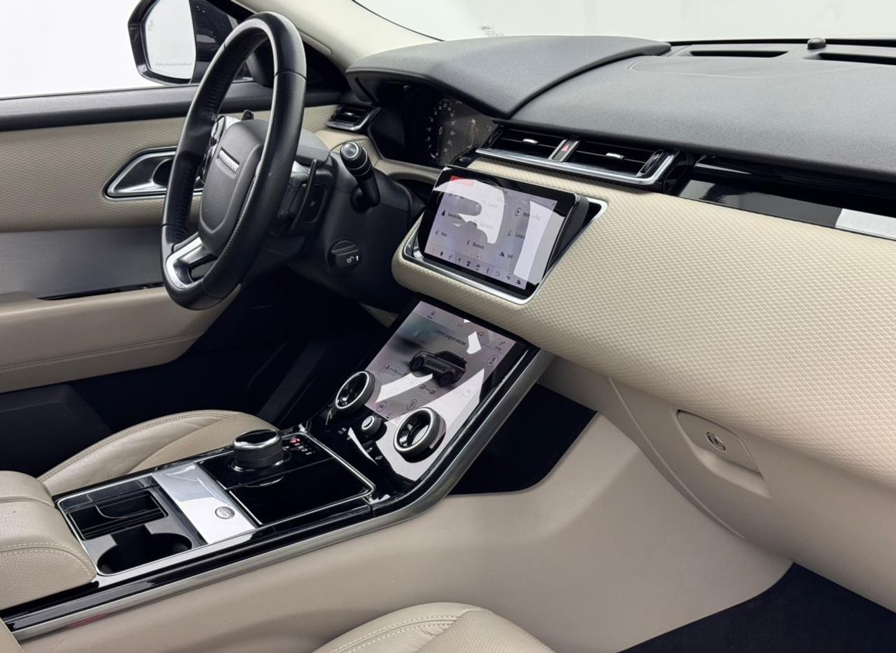 لاند روفر رينج روفر فيلار P250 S 2.0L Petrol 2020 Range Rover Velar P250 S, 1 Year Warranty, RR Service History, GCC