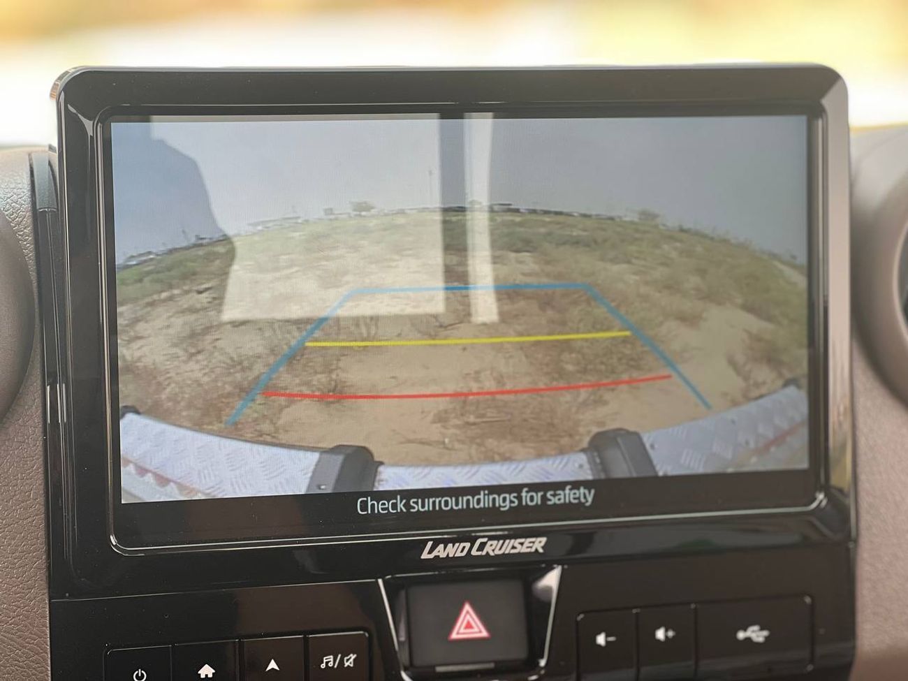 Toyota Land Cruiser Pick Up LC79 S/C 4.0L PTR A/T //2025// MID OPTION WITH WINCH , DIFF LOCK , DVD&BACK CAMERA , CRUISE CONTROL