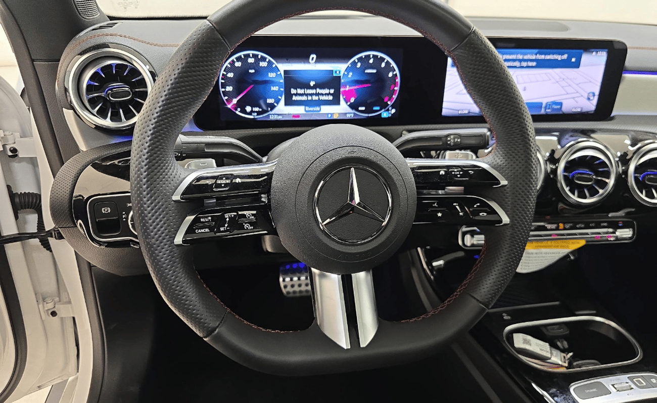 Mercedes-Benz CLA 250 Premium + 2.0L