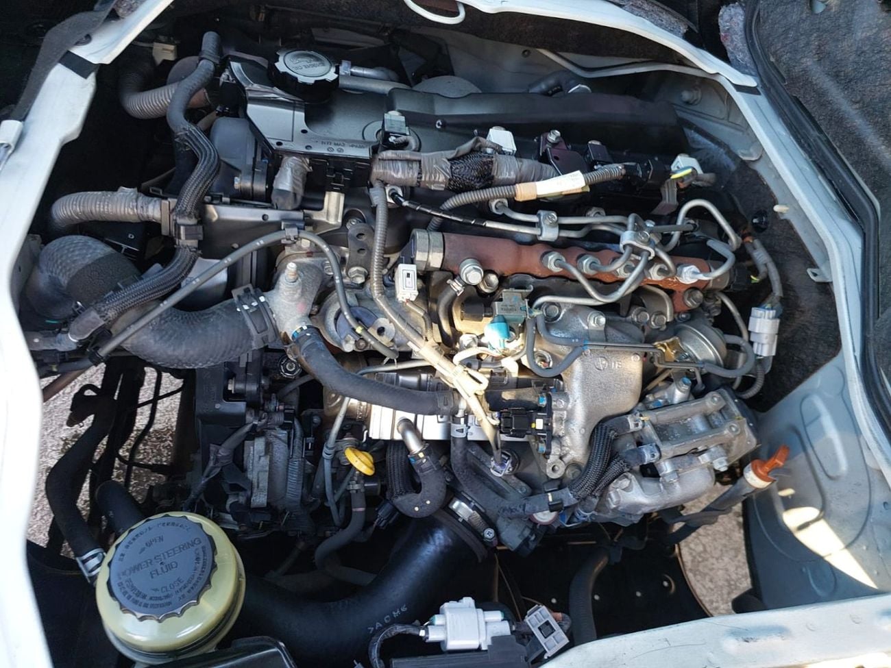 تويوتا هاياس 2015 TOYOTA HIACE VAN DX RHD DIESEL AUTOMATIC 3.0L(PM16720)